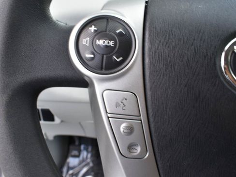 Used 2012 Toyota Prius V Five FWD image 14