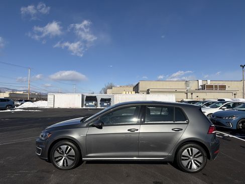 Used 2019 Volkswagen e-Golf SE w/ Driver Assistance Package image 9