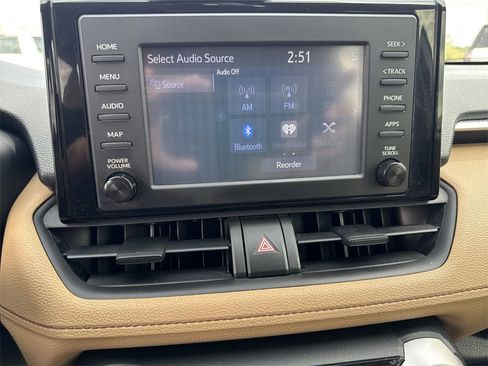 Used 2019 Toyota RAV4 LE image 19