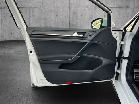 Used 2017 Volkswagen GTI S image 20