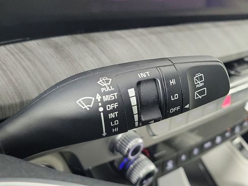Used 2024 Kia Telluride EX w/ EX Captain's Chair Package FWD image 13