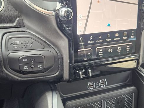 New 2026 RAM 2500 Laramie AWD/4WD image 26