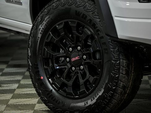 New 2026 GMC Canyon Elevation w/ Convenience Package image 3