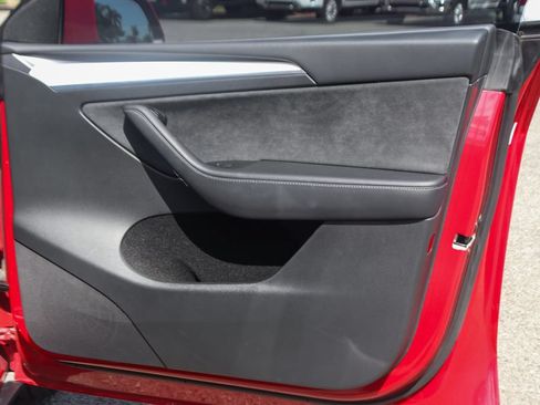 Used 2023 Tesla Model Y Long Range AWD/4WD image 43