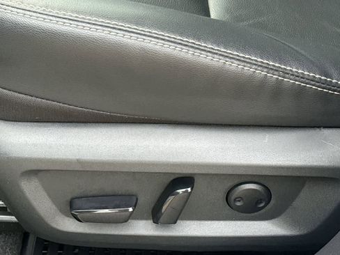 Used 2023 Nissan Rogue SL w/ SL Premium Package image 15