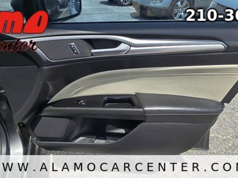 Used 2016 Ford Fusion Titanium FWD image 18