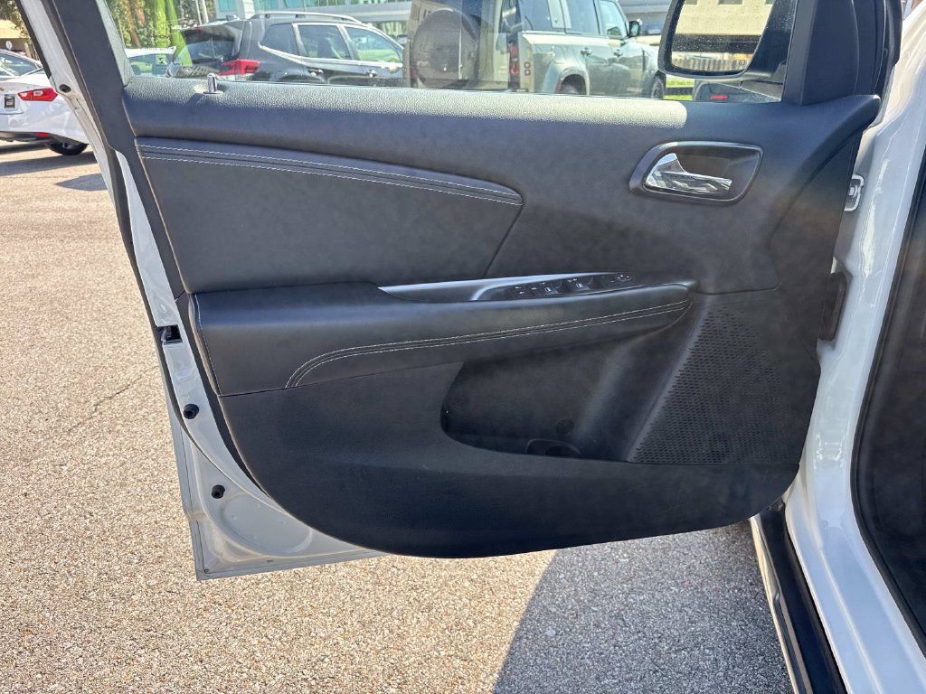 Used 2016 Dodge Journey Crossroad FWD image 18