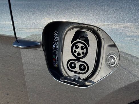 Used 2025 Porsche Taycan RWD image 14