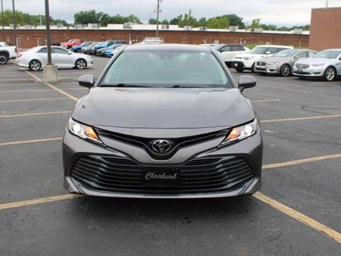 Used 2019 Toyota Camry LE FWD image 3