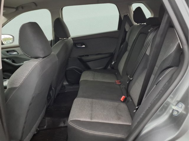 Used 2023 Nissan Rogue SV FWD image 9