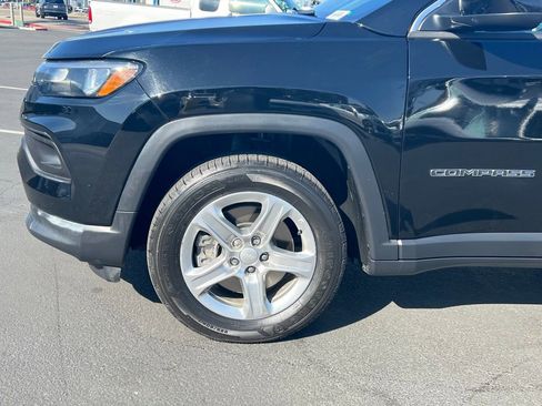 Used 2024 Jeep Compass Latitude w/ Convenience Group AWD/4WD image 5