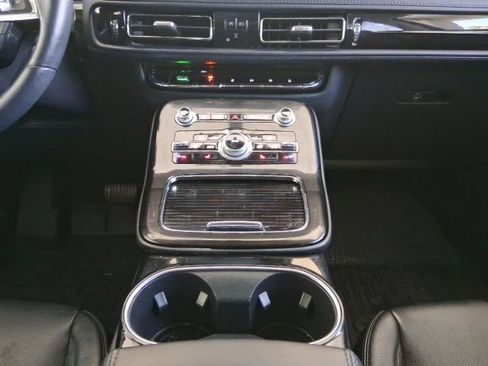 Used 2023 Lincoln Nautilus Standard w/ Premium Package image 15