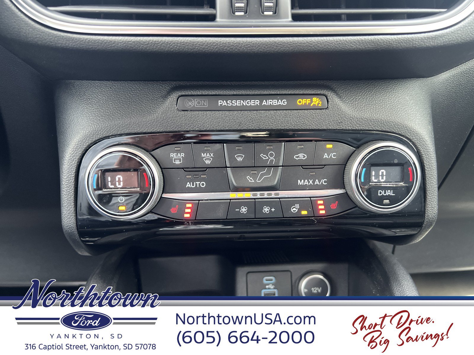 Used 2021 Ford Escape Titanium w/ Class II Trailer Tow Package AWD/4WD image 27