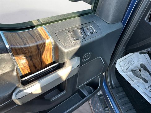 Used 2019 Ford F150 Lariat image 22