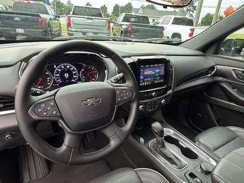 Used 2023 Chevrolet Traverse Premier w/ Redline Edition AWD/4WD image 5