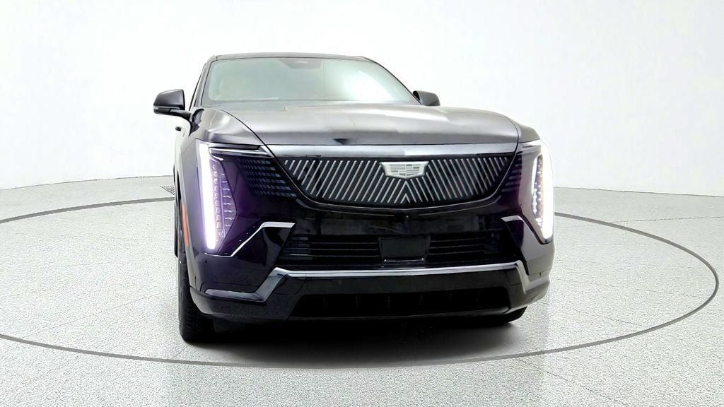 Used 2025 Cadillac Escalade IQ Sport 2 AWD/4WD image 2
