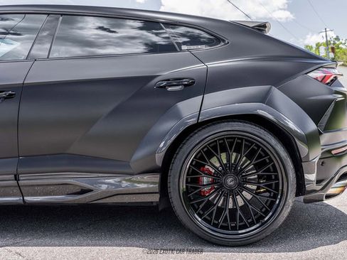 Used 2021 Lamborghini Urus AWD/4WD image 5
