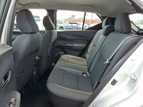 Used 2019 Nissan Kicks S FWD image 12