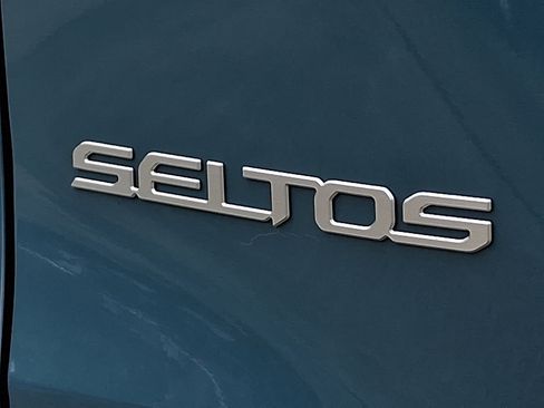 Used 2024 Kia Seltos EX AWD/4WD image 30