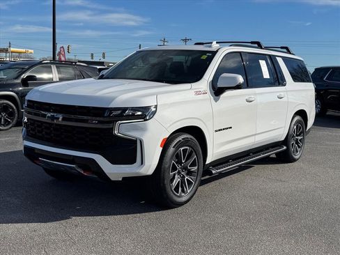 Used 2022 Chevrolet Suburban Z71 w/ Z71 Off-Road Package image 7