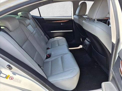 Used 2013 Lexus ES 350 w/ Luxury Pkg FWD image 17