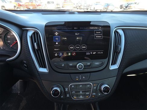 Used 2025 Chevrolet Malibu LT image 10