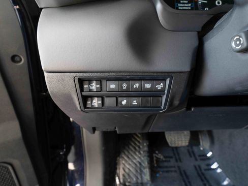 Used 2024 Toyota Tundra Platinum image 11