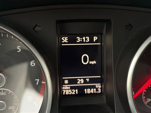 Used 2010 Volkswagen Golf 4-Door image 44