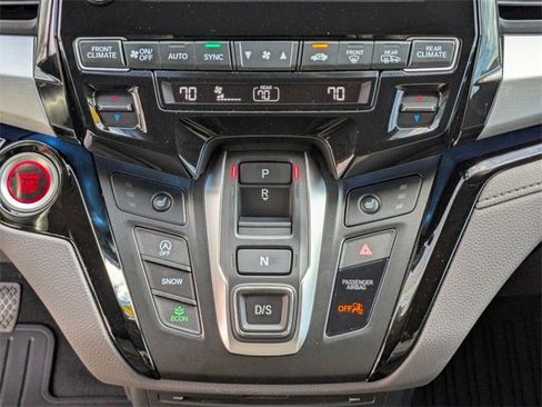 Certified 2024 Honda Odyssey Touring image 15