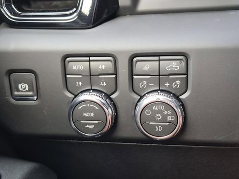 New 2026 GMC Sierra 3500 AT4 image 17