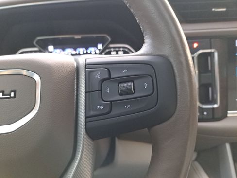 Used 2021 GMC Yukon Denali w/ Denali Premium Package image 20