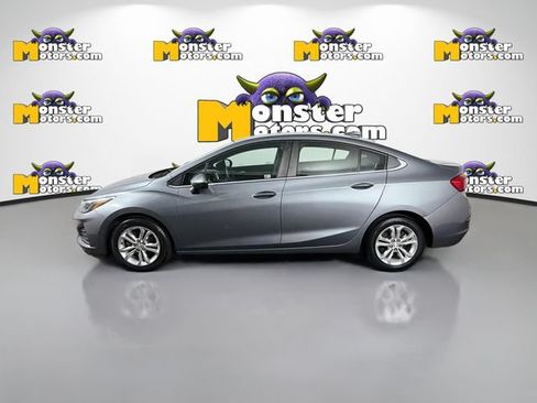 Used 2019 Chevrolet Cruze LT FWD image 8