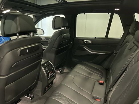 Used 2024 BMW X5 M60i image 24