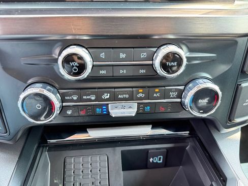 Used 2023 Ford F250 Lariat w/ Lariat Ultimate Package AWD/4WD image 31