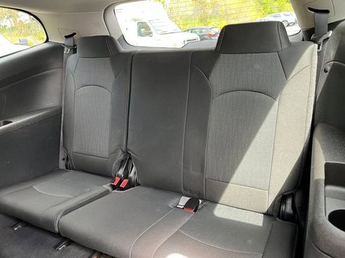 Used 2016 Chevrolet Traverse LT w/ Style and Technology Package FWD image 20