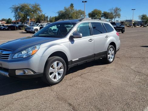 Used 2010 Subaru Outback 3.6R Limited image 4