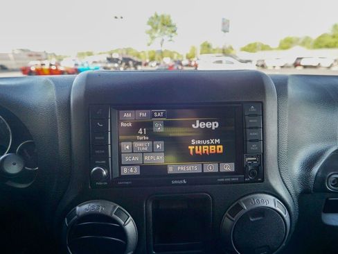 Used 2017 Jeep Wrangler Sport w/ Connectivity Group AWD/4WD image 17