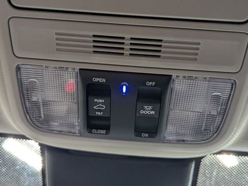 New 2026 Honda Odyssey Touring image 24
