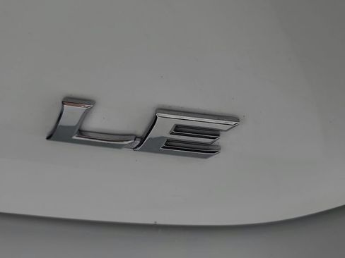 Used 2025 Toyota Camry LE AWD/4WD image 22