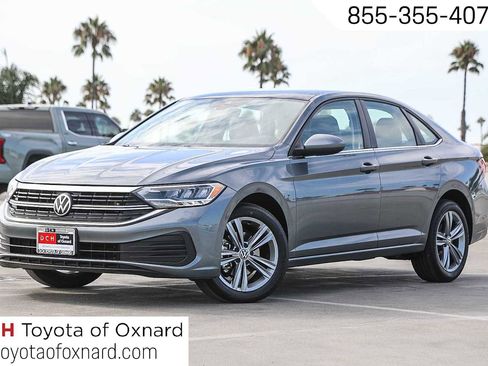 Used 2024 Volkswagen Jetta SE image 1