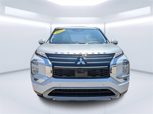 New 2025 Mitsubishi Outlander SE image 8
