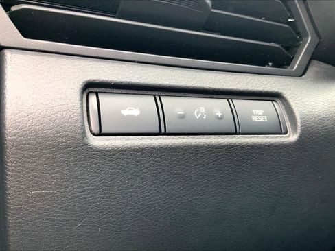 Used 2024 Nissan Altima 2.5 SV image 28