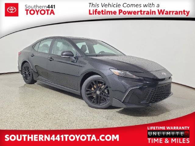Used 2025 Toyota Camry SE w/ Convenience Package FWD image 1