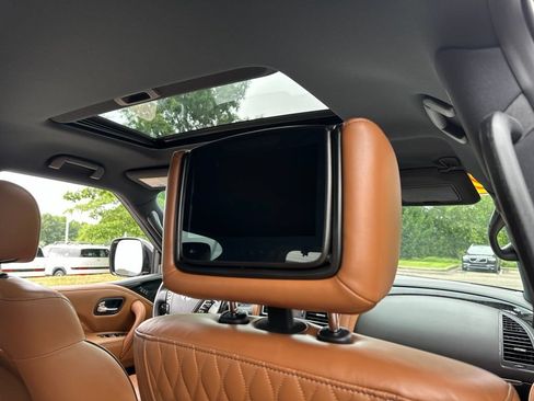 Used 2022 INFINITI QX80 Sensory w/ All-Season Package AWD/4WD image 32