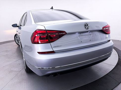 Used 2019 Volkswagen Passat 2.0T Wolfsburg FWD image 8
