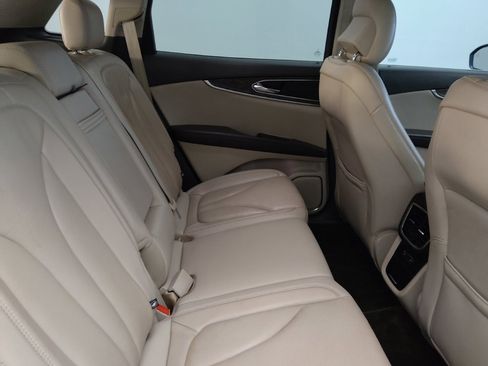 Used 2018 Lincoln MKX Reserve w/ Lincoln MKX Climate Package image 19