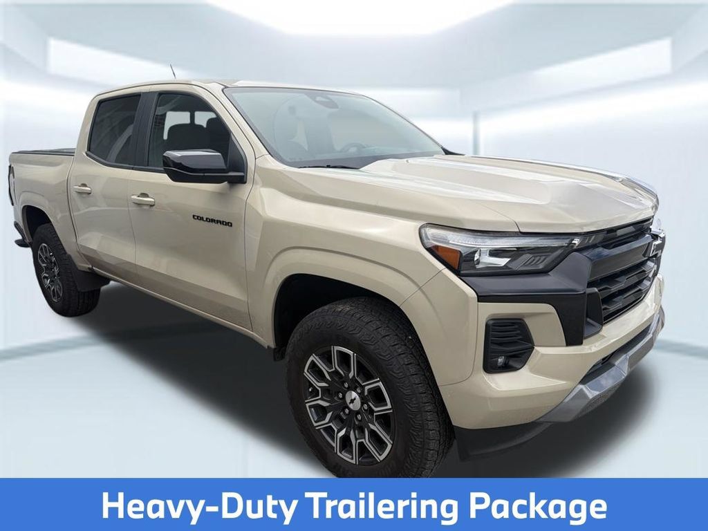 Used 2024 Chevrolet Colorado Z71 w/ Z71 Convenience Package 2 AWD/4WD image 9