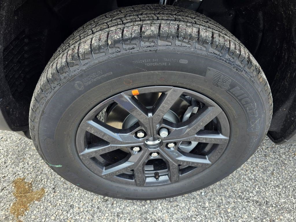 New 2027 Jeep Grand Cherokee Altitude RWD image 9