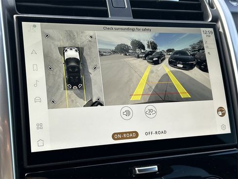 Used 2025 Land Rover Discovery Dynamic SE image 39