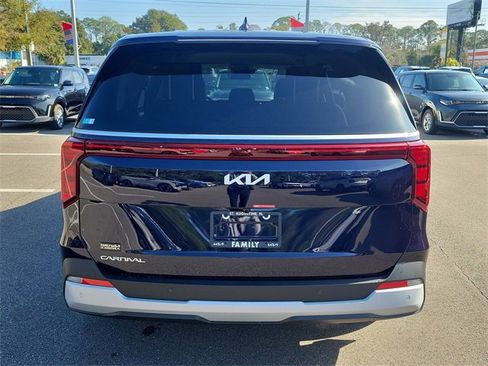 New 2026 Kia Carnival LXS image 5